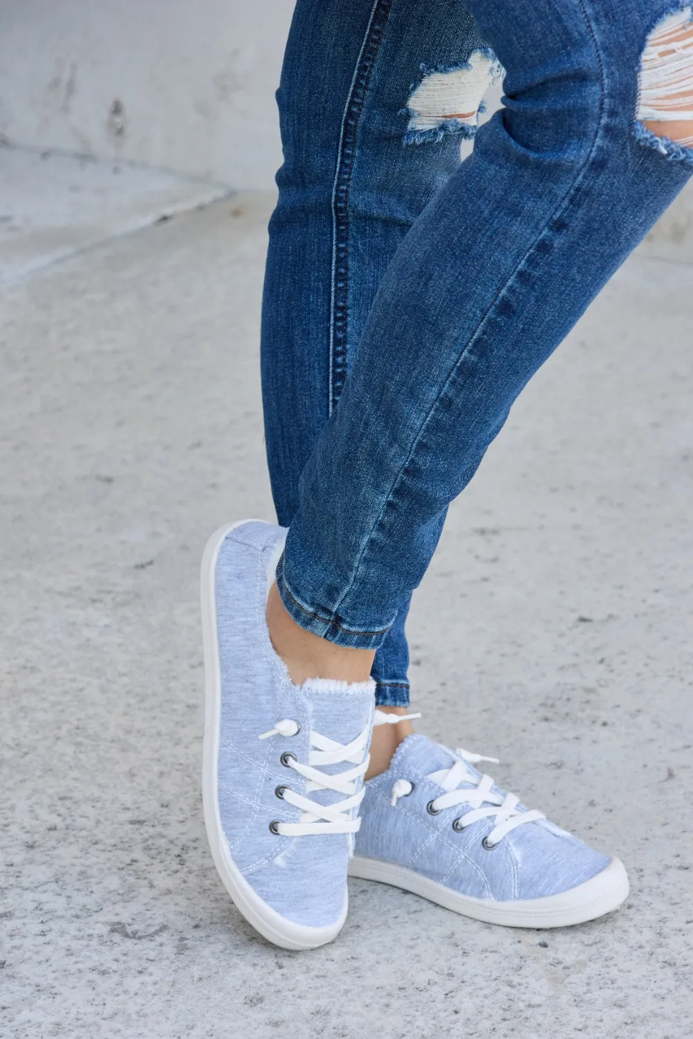 Forever Link Lace-Up Plush Thermal Liner Light Gray Flat Low Top Sneakers