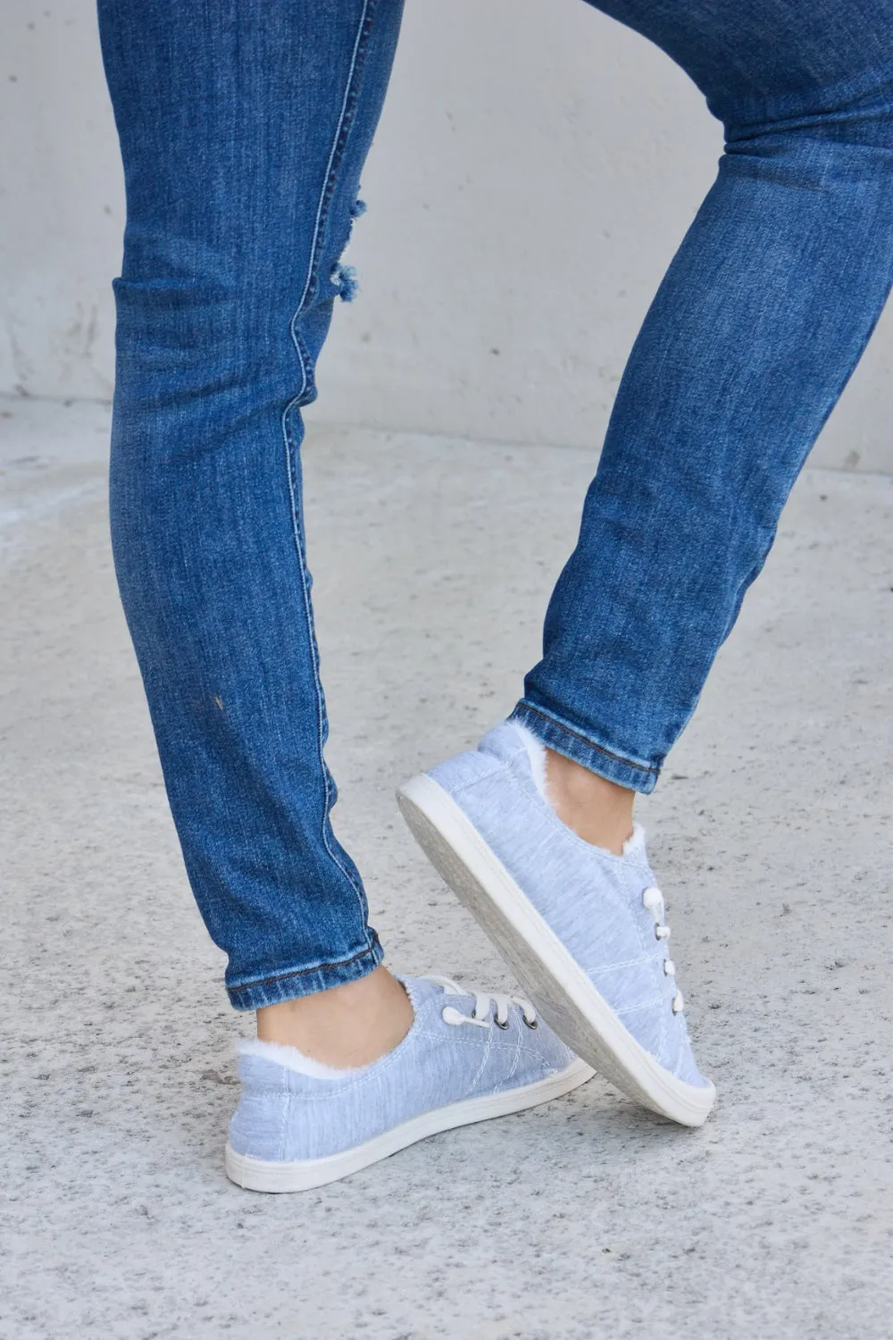 Forever Link Lace-Up Plush Thermal Liner Light Gray Flat Low Top Sneakers