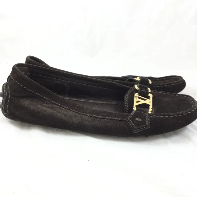 Louis Vuitton Moccasins. Size 38.5