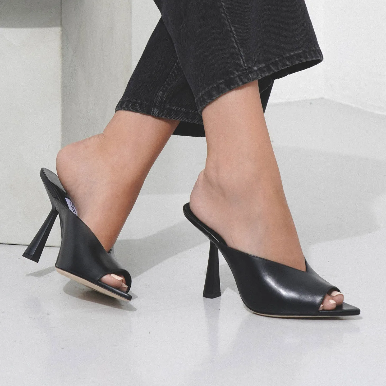 Maryanne 100 black leather sandals