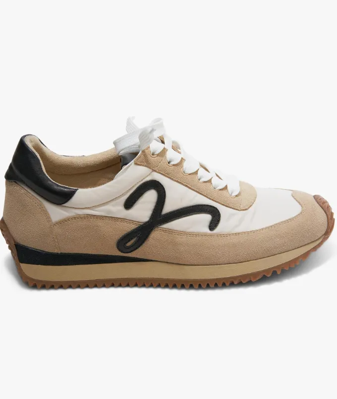 Queen Sneaker