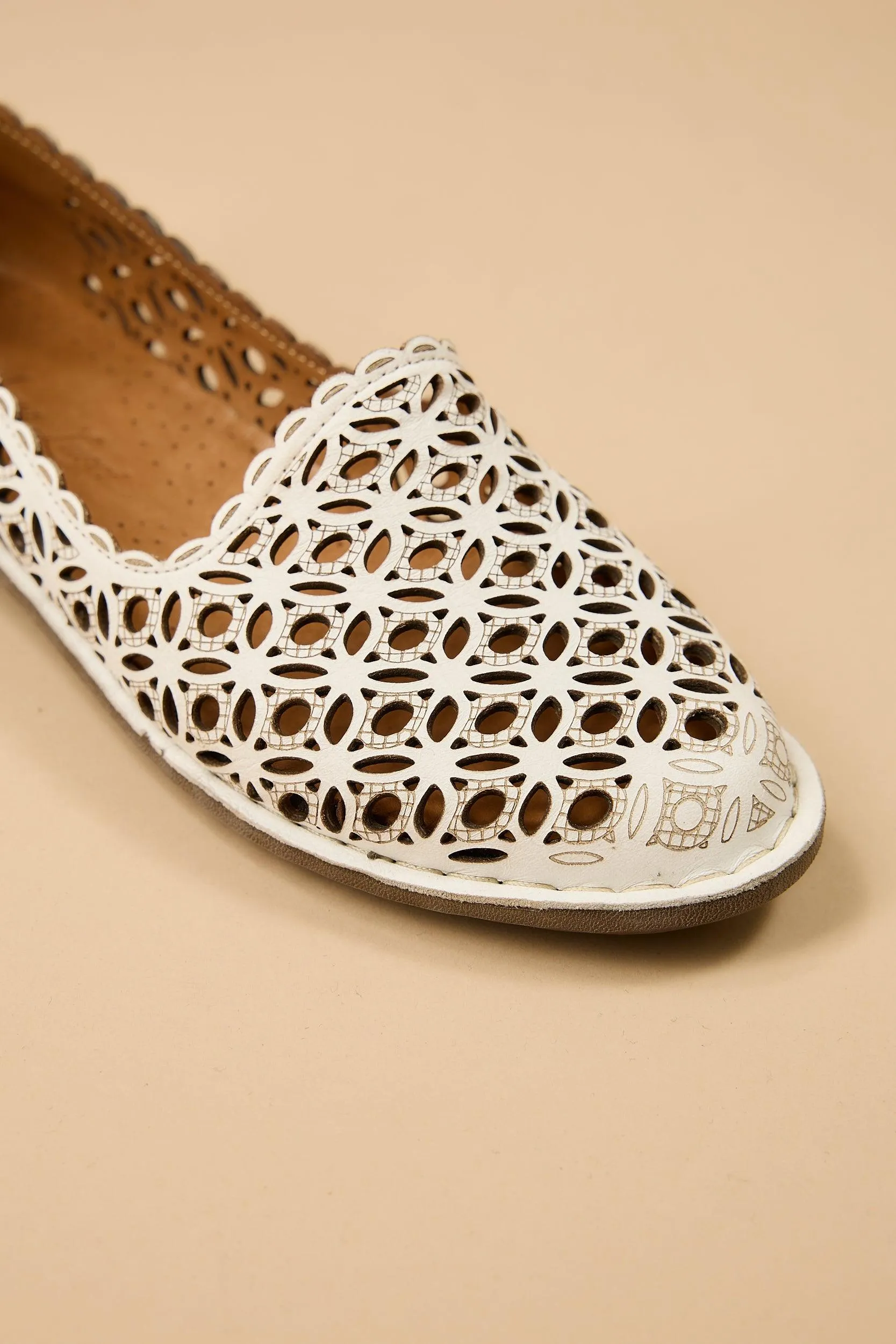 Serenade White