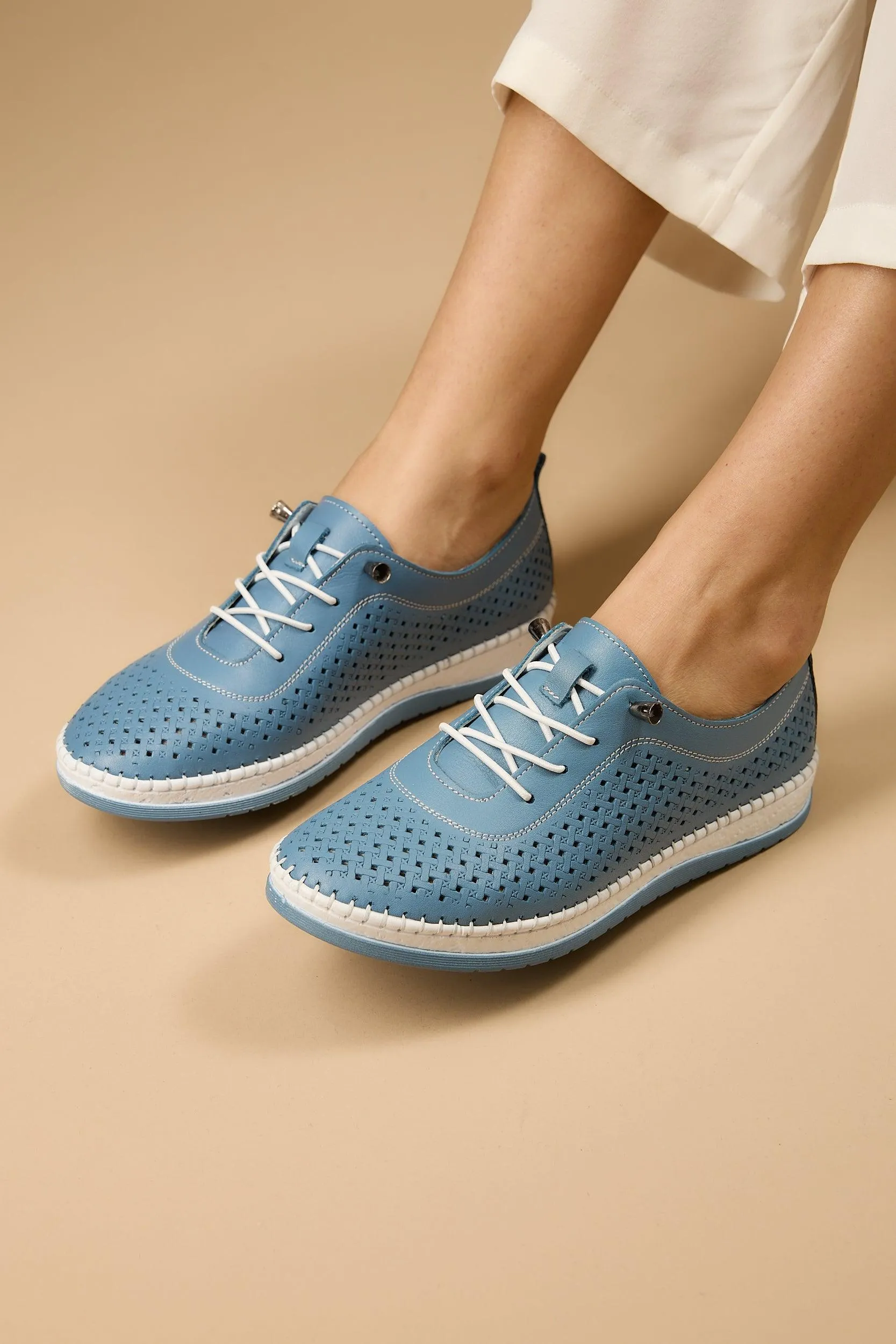 Shoella Blue